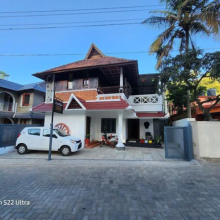 Kairali Palace Home Stay Thekkady Eksteriør bilde